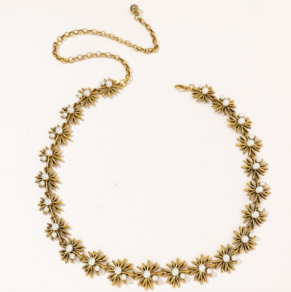 🎄🎄Shein floral and pearl chain belt - Picture 2 of 4